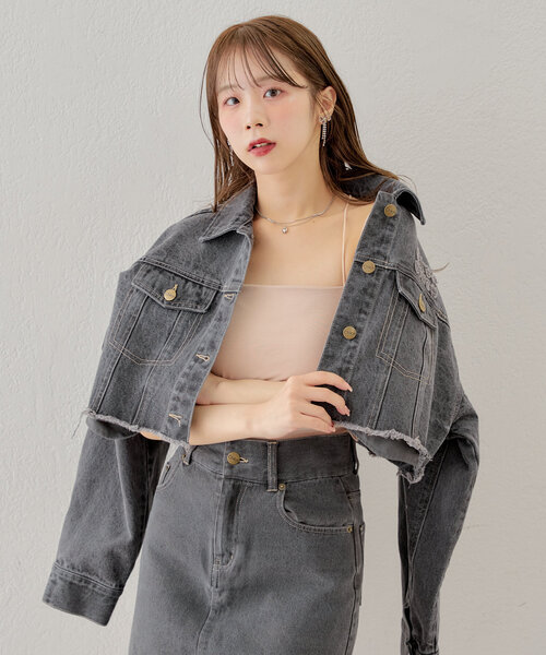 Chico（チコ）の「【2サイズ展開】バッククロスパット付き短丈キャミ（キャミソール・レディース・アイボリー/ブラック/ピンクベージュ/シルバー・SMALL/MEDIUM/LARGE）」の10枚目の写真