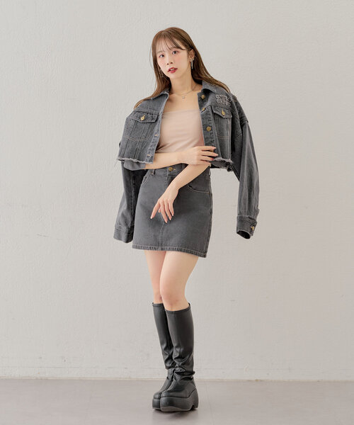 Chico（チコ）の「【2サイズ展開】バッククロスパット付き短丈キャミ（キャミソール・レディース・アイボリー/ブラック/ピンクベージュ/シルバー・SMALL/MEDIUM/LARGE）」の12枚目の写真