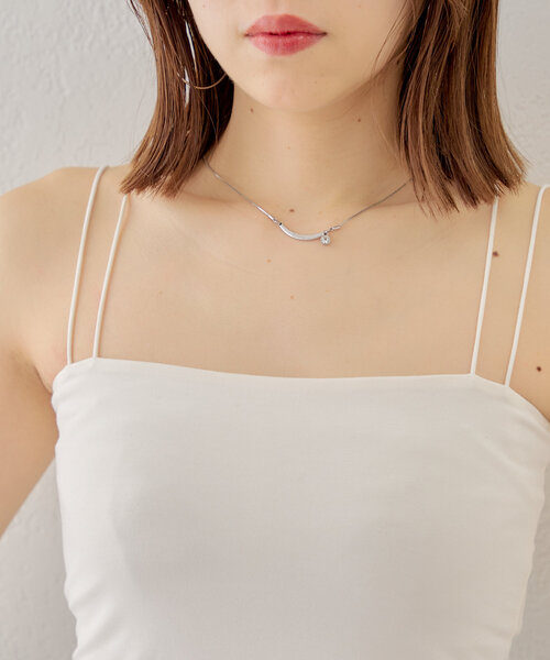 Chico（チコ）の「【2サイズ展開】バッククロスパット付き短丈キャミ（キャミソール・レディース・アイボリー/ブラック/ピンクベージュ/シルバー・SMALL/MEDIUM/LARGE）」の18枚目の写真