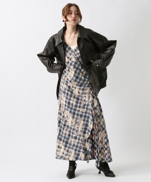 FOREVER 21(フォーエバー トゥエンティーワン)の「【2025SS】ニュアンス柄ロングキャミワンピース(ワンピース・レディース・ブルー/パープル・SMALL/MEDIUM)」の5枚目の写真