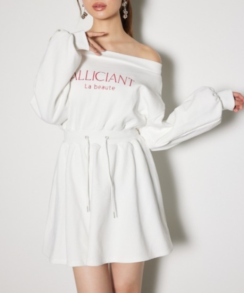 rienda(リエンダ)の「オフショルダースウェットミニフレアワンピース トレーナー 春服(ワンピース・レディース・ブラック/ホワイト/ライトイエロー・FREE)」の1枚目の写真