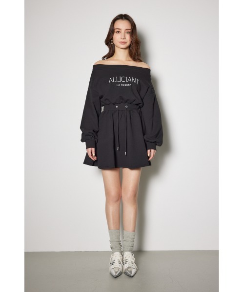rienda(リエンダ)の「オフショルダースウェットミニフレアワンピース トレーナー 春服(ワンピース・レディース・ブラック/ホワイト/ライトイエロー・FREE)」の17枚目の写真