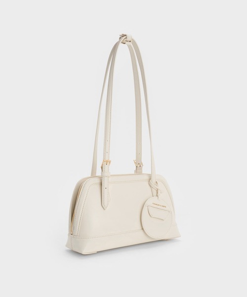 CHARLES & KEITH(チャールズ & キース)の「Enola エノラ イロンゲイティッドハンドルバッグ(トートバッグ・レディース・クリーム/スミクロ・M)」の9枚目の写真