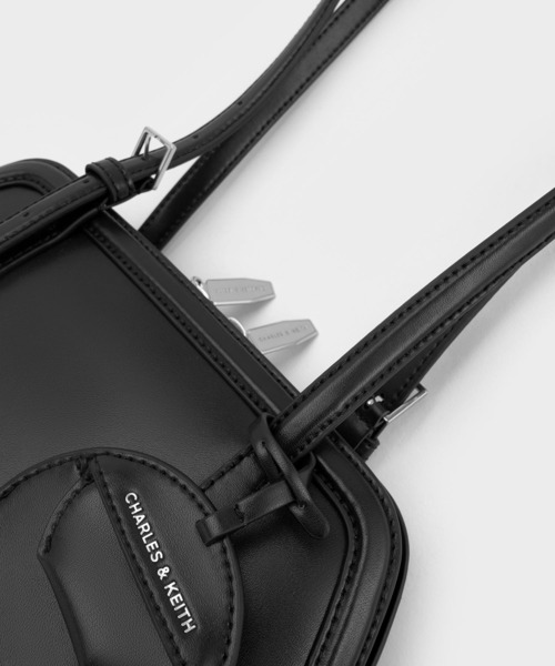 CHARLES & KEITH◆Enola エロンゲート ハンドルバッグ◆送料込 CHARLES ＆ KEITH トートバッグ Enola エノラ イロンゲイ