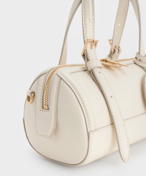 CHARLES & KEITH（チャールズ & キース）の「Enola エノラ ボウリングバッグ（トートバッグ・レディース・クリーム/スミクロ/レンガ・S）」の11枚目の写真