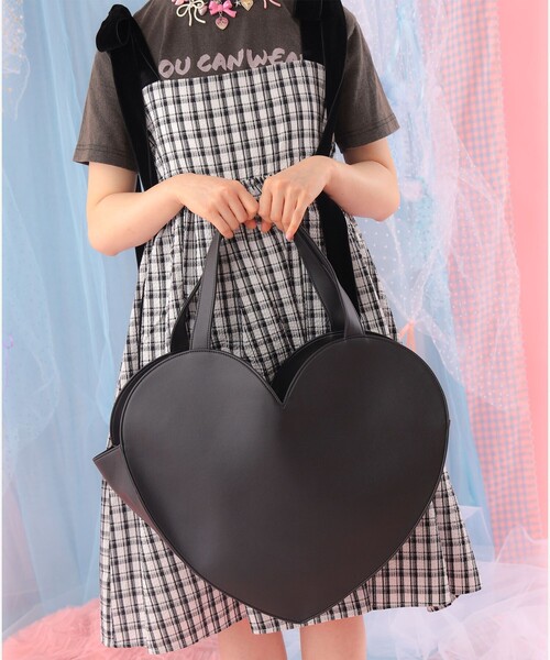 CAROLINA GLASER（カロリナ グレイサー）の「Lara＆Heart / Heart bag（トートバッグ・レディース・ブラック・ONE SIZE）」の2枚目の写真