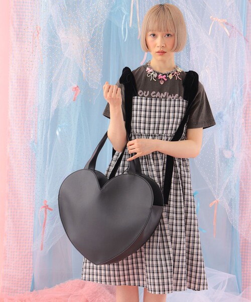 CAROLINA GLASER（カロリナ グレイサー）の「Lara＆Heart / Heart bag（トートバッグ・レディース・ブラック・ONE SIZE）」の3枚目の写真