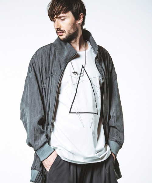 NO ID.(ノーアイディ)の「【NO ID.】Gather Drape Long Track Jacket / ギャザー ドレープ ロング トラック ジャケット(ブルゾン・メンズ・ブラック/グレー・ONE SIZE)」の16枚目の写真