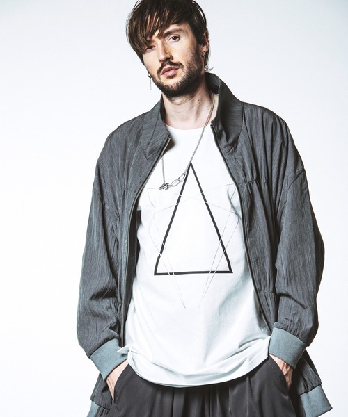 NO ID.(ノーアイディ)の「【NO ID.】Gather Drape Long Track Jacket / ギャザー ドレープ ロング トラック ジャケット(ブルゾン・メンズ・ブラック/グレー・ONE SIZE)」の17枚目の写真