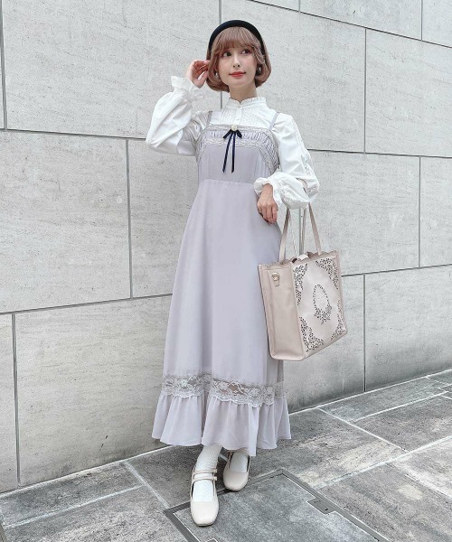 an another angelus(アンアナザーアンジェラス)の「ローズブローチ付きネグリジェ風ワンピース/ fint フィント(ワンピース・レディース・ライトグレー/ブラック・FREE)」の3枚目の写真