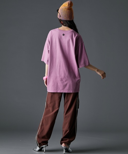 GEVS.（ジェイヴィス）の「綿100％ピグメント染エンジェルプリントTシャツ＜大きいサイズ有＞GEVS.（Tシャツ/カットソー・レディース・ピンク/チャコール・5L/4L/3L/LL/L/M）」の18枚目の写真