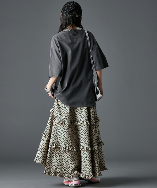 GEVS.（ジェイヴィス）の「綿100％ピグメント染エンジェルプリントTシャツ＜大きいサイズ有＞GEVS.（Tシャツ/カットソー・レディース・ピンク/チャコール・5L/4L/3L/LL/L/M）」の4枚目の写真