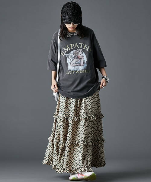 GEVS.（ジェイヴィス）の「綿100％ピグメント染エンジェルプリントTシャツ＜大きいサイズ有＞GEVS.（Tシャツ/カットソー・レディース・ピンク/チャコール・5L/4L/3L/LL/L/M）」の6枚目の写真