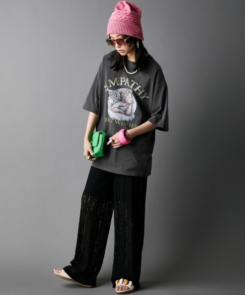 GEVS.（ジェイヴィス）の「綿100％ピグメント染エンジェルプリントTシャツ＜大きいサイズ有＞GEVS.（Tシャツ/カットソー・レディース・ピンク/チャコール・5L/4L/3L/LL/L/M）」の14枚目の写真