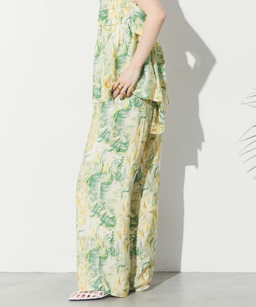 Gready Brilliant(グレディブリリアン)の「ブラシプリントイージーワイドパンツ(その他パンツ・レディース・イエロー×グリーン/黄緑系・FREE)」の13枚目の写真