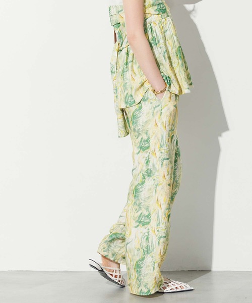 Gready Brilliant(グレディブリリアン)の「ブラシプリントイージーワイドパンツ(その他パンツ・レディース・イエロー×グリーン/黄緑系・FREE)」の11枚目の写真