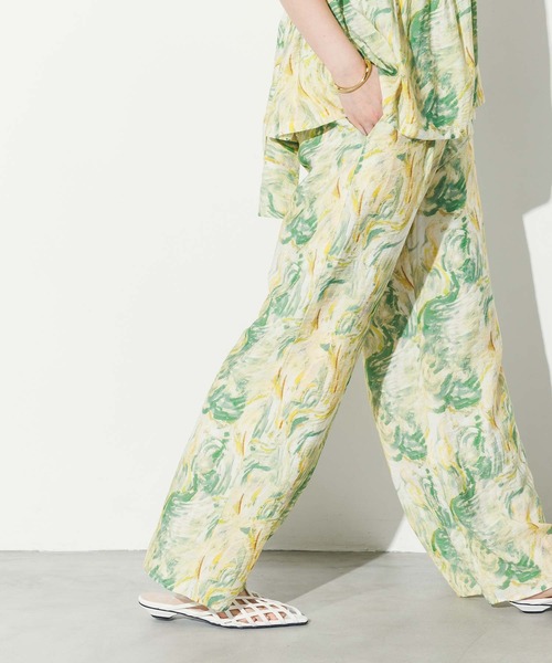 Gready Brilliant(グレディブリリアン)の「ブラシプリントイージーワイドパンツ(その他パンツ・レディース・イエロー×グリーン/黄緑系・FREE)」の8枚目の写真