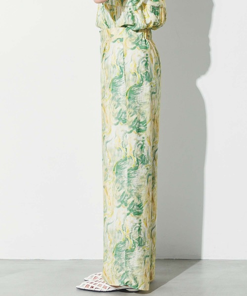 Gready Brilliant(グレディブリリアン)の「ブラシプリントイージーワイドパンツ(その他パンツ・レディース・イエロー×グリーン/黄緑系・FREE)」の6枚目の写真