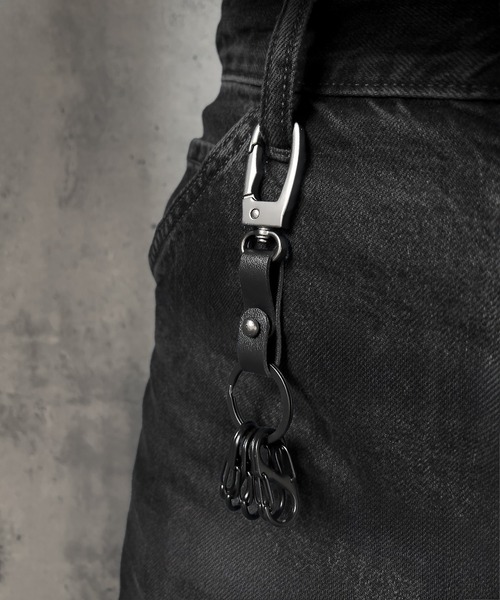 SBG（エスビー）の「SBG レザーカラビナキーリング（キーケース/キーアクセサリー・メンズ・ブラック・FREE）」の2枚目の写真