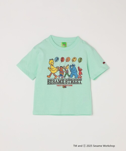 SHIPS any（シップス エニィ）の「FRUIT OF THE LOOM: SESAME STREET プリント Tシャツ<KIDS>（Tシャツ/カットソー・キッズ・ダークグレー/ホワイト/ライトグレー/ライトグリーン・110/150/130）」の4枚目の写真