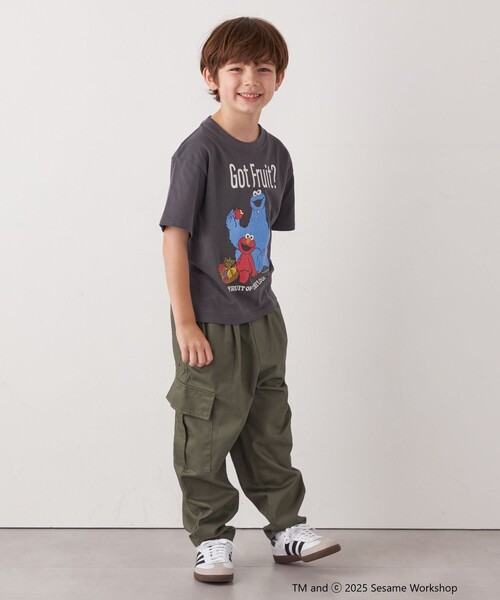 SHIPS any（シップス エニィ）の「FRUIT OF THE LOOM: SESAME STREET プリント Tシャツ<KIDS>（Tシャツ/カットソー・キッズ・ダークグレー/ホワイト/ライトグレー/ライトグリーン・110/150/130）」の10枚目の写真