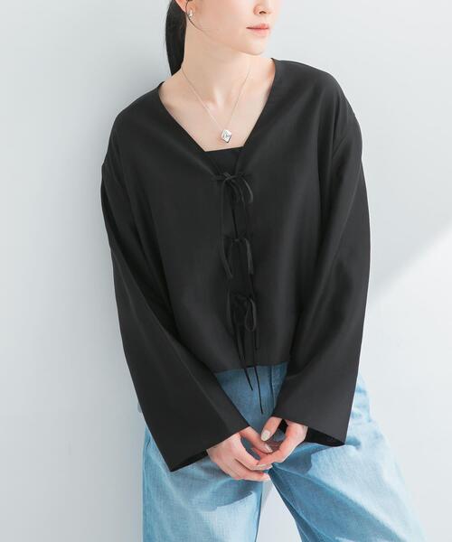 URBAN RESEARCH（アーバンリサーチ）の「フロントリボンシアージャケット（シャツ/ブラウス・レディース・ブラック/イエロー系その他/オフホワイト・FREE）」の2枚目の写真