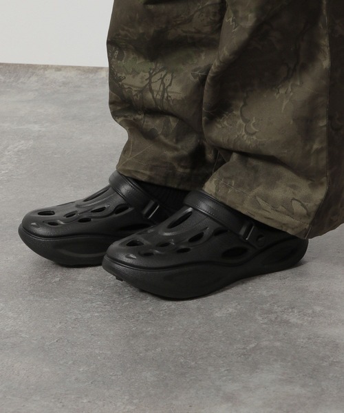 LAKOLE(ラコレ)の「EVAモックサンダル / 288702(サンダル・メンズ・ブラック・MEDIUM/LARGE)」の4枚目の写真