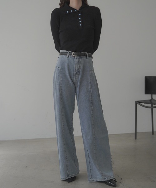 Clum（クルム）の「Side panel switching Wide denim pants / サイドパネル切り替えタックワイドデニムパンツ（デニムパンツ・レディース・ライトブルー・SMALL/LARGE/MEDIUM）」の11枚目の写真