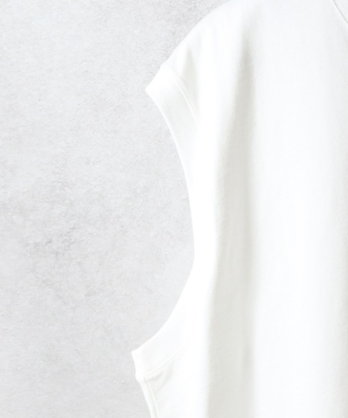 NUMBER (N)INE(ナンバーナイン)の「BASIC HEM PRINTED SLEEVELESS SHIRT / ベーシック ワンポイント ロゴプリント ノースリーブ クルーネックシャツ(タンクトップ・メンズ・グレー/ホワイト/ブラック・M/L/XL)」の15枚目の写真