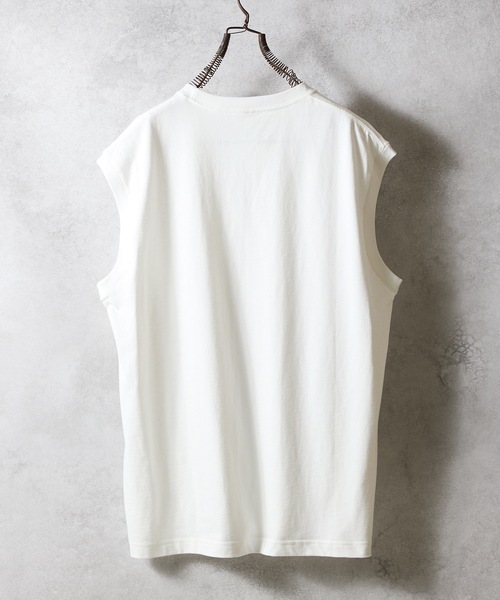 NUMBER (N)INE(ナンバーナイン)の「BASIC HEM PRINTED SLEEVELESS SHIRT / ベーシック ワンポイント ロゴプリント ノースリーブ クルーネックシャツ(タンクトップ・メンズ・グレー/ホワイト/ブラック・M/L/XL)」の17枚目の写真