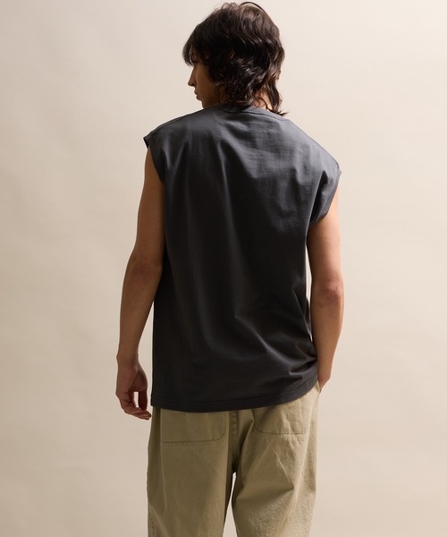 NUMBER (N)INE(ナンバーナイン)の「BASIC HEM PRINTED SLEEVELESS SHIRT / ベーシック ワンポイント ロゴプリント ノースリーブ クルーネックシャツ(タンクトップ・メンズ・グレー/ホワイト/ブラック・M/L/XL)」の12枚目の写真
