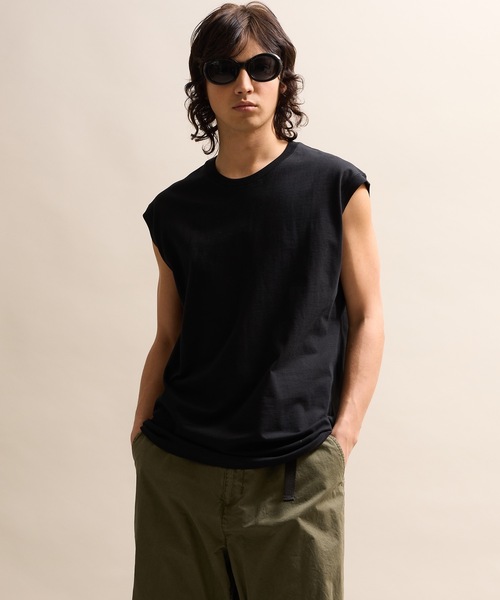 NUMBER (N)INE(ナンバーナイン)の「BASIC HEM PRINTED SLEEVELESS SHIRT / ベーシック ワンポイント ロゴプリント ノースリーブ クルーネックシャツ(タンクトップ・メンズ・グレー/ホワイト/ブラック・M/L/XL)」の5枚目の写真