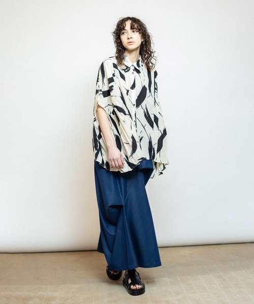 OSMOSIS(オズモーシス)の「タックドレープスカート(スカート・レディース・ライトブルー/ブラック/ブルー・ONE SIZE)」の9枚目の写真