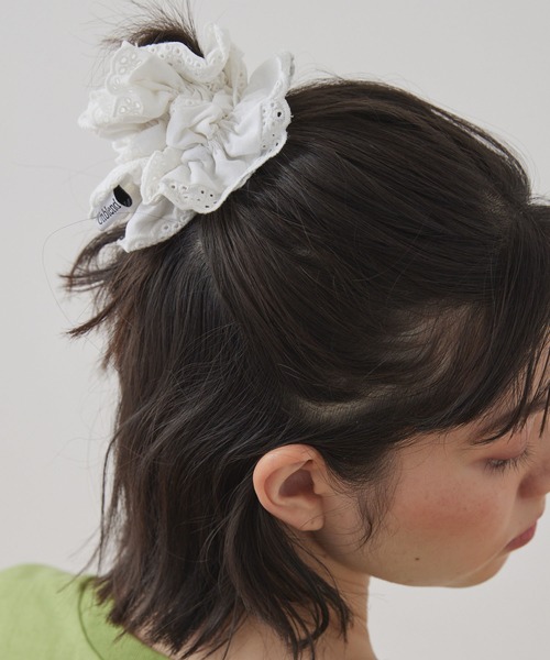 BELLA シュシュ　ブラック　large Bella Crossbody Satchel