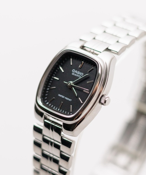 CASIO（カシオ）の「【60】【ITN】【CASIO】クラシックメタル　アナログ時計　シルバーケース（アナログ腕時計・レディース・ホワイト/ブラック・FREE）」の4枚目の写真