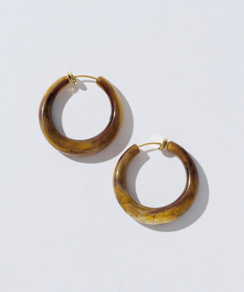 RIVE DROITE（リヴドロワ）の「【存在感抜群◎】カラーフープイヤリング（イヤリング・レディース・ベージュ/ブラウン・FREE）」の7枚目の写真