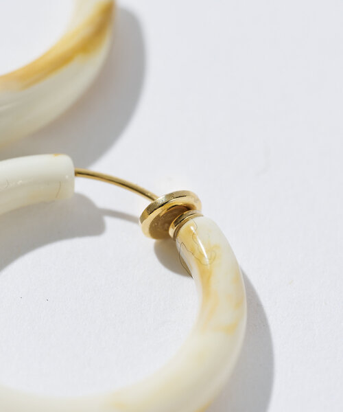 RIVE DROITE（リヴドロワ）の「【存在感抜群◎】カラーフープイヤリング（イヤリング・レディース・ベージュ/ブラウン・FREE）」の11枚目の写真