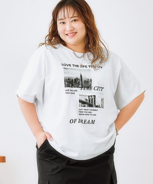 SMILE LAND（スマイルランド）の「＜大きいサイズ＞ ドルマンプリントTシャツ（吸汗速乾）（Tシャツ/カットソー・レディース・ベージュ系/オレンジ系/グリーン系/ブラック系/ネイビー系/ネイビー系2/グレー系/ブラック系2/ホワイト系/ネイビー系3/ブラック系3・L～LL/3L～4L/5L～6L）」の2枚目の写真