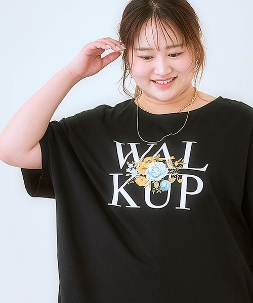 SMILE LAND（スマイルランド）の「＜大きいサイズ＞ ドルマンプリントTシャツ（吸汗速乾）（Tシャツ/カットソー・レディース・ベージュ系/オレンジ系/グリーン系/ブラック系/ネイビー系/ネイビー系2/グレー系/ブラック系2/ホワイト系/ネイビー系3/ブラック系3・L～LL/3L～4L/5L～6L）」の4枚目の写真