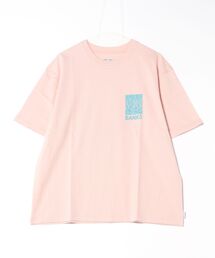 BANKS（バンクス）の「DESIGN TEE /BANKS JOURNAL(バンクスジャーナル)ワンポイントプリント半袖デザインT-シャツ（Tシャツ/カットソー）」