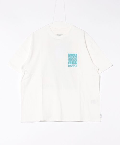 BANKS（バンクス）の「DESIGN TEE /BANKS JOURNAL(バンクスジャーナル)ワンポイントプリント半袖デザインT-シャツ（Tシャツ/カットソー・メンズ・ブラック/スモークピンク/オフホワイト・MEDIUM/LARGE/X-LARGE）」の6枚目の写真