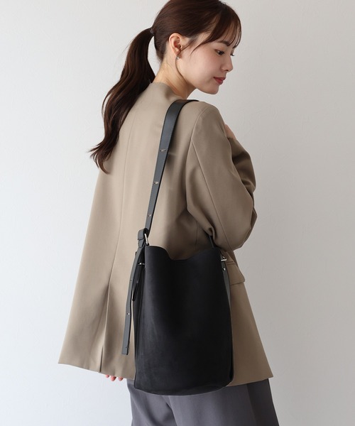 BLUEEAST（ブルーイースト）の「スエードワンハンドルバッグ（ショルダーバッグ・レディース・ベージュ/キャメル/ブラック・FREE）」の10枚目の写真