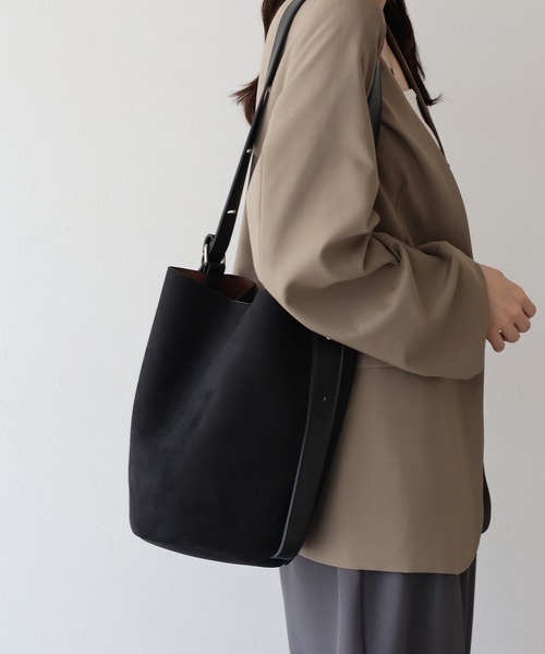 BLUEEAST（ブルーイースト）の「スエードワンハンドルバッグ（ショルダーバッグ・レディース・ベージュ/キャメル/ブラック・FREE）」の9枚目の写真