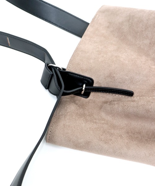 BLUEEAST（ブルーイースト）の「スエードワンハンドルバッグ（ショルダーバッグ・レディース・ベージュ/キャメル/ブラック・FREE）」の20枚目の写真