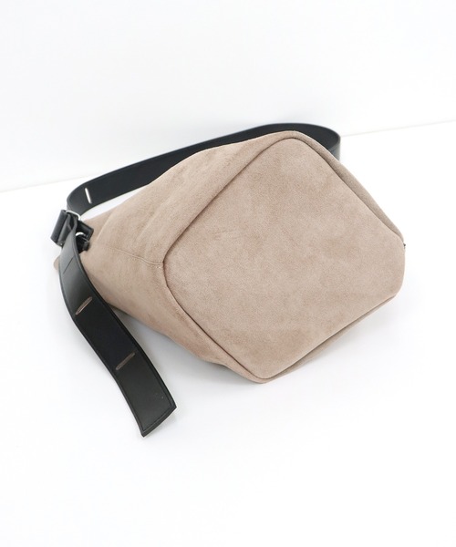 BLUEEAST（ブルーイースト）の「スエードワンハンドルバッグ（ショルダーバッグ・レディース・ベージュ/キャメル/ブラック・FREE）」の21枚目の写真