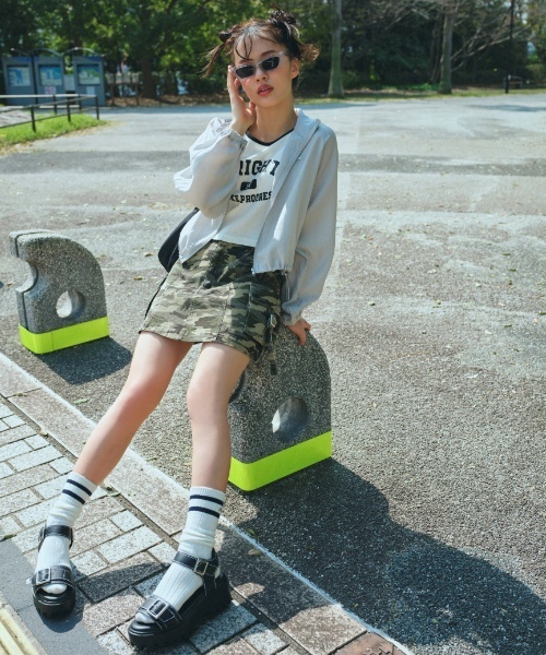 LOVETOXIC(ラブトキシック)の「【LTXC】バックル合皮サンダル(サンダル・キッズ・シルバー/ブラック・22-22.5/24-24.5cm/23-23.5cm)」の3枚目の写真