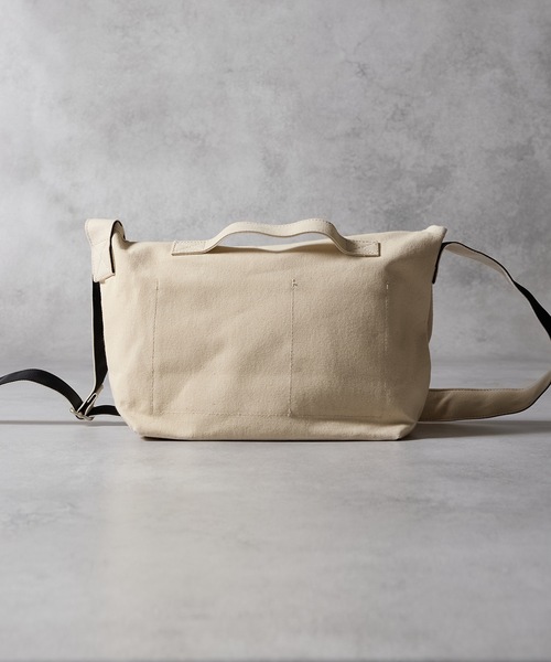NUMBER (N)INE（ナンバーナイン）の「CANVAS 2WAY HANDLE FLAP SHOULDER BAG / SMALL / コットン キャンバス 2way ハンドル フラップ ショルダーバッグ スモールサイズ（ショルダーバッグ・メンズ・ブラック/アイボリー・FREE）」の11枚目の写真