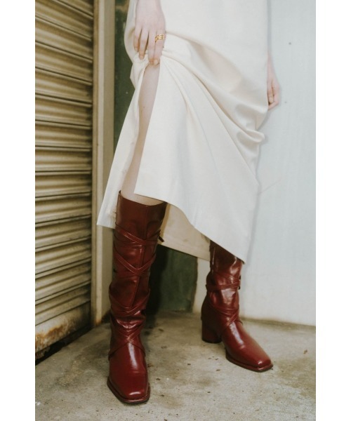 Knuth Marf(クヌースマーフ)の「loose long ribbon boots(ブーツ・レディース・バーガンディー/レッド/ブラック・24/23/25)」の2枚目の写真