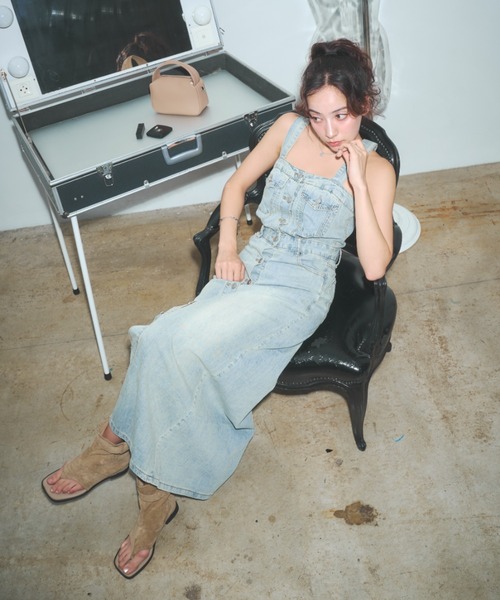 BLONDEY（ブロンディ）の「ブリーチデニムタイトワンピース（ワンピース・レディース・ブルー・MEDIUM/SMALL）」の4枚目の写真