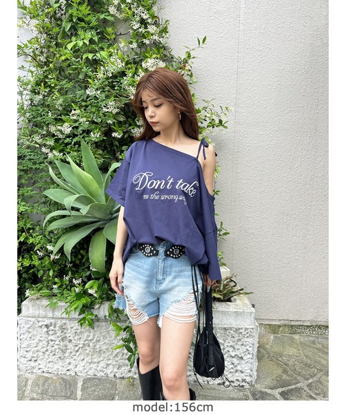 EGOIST（エゴイスト）の「ロゴワンショルカットソートップ（Tシャツ/カットソー・レディース・ブラック/ネイビー/ホワイト・FREE）」の4枚目の写真